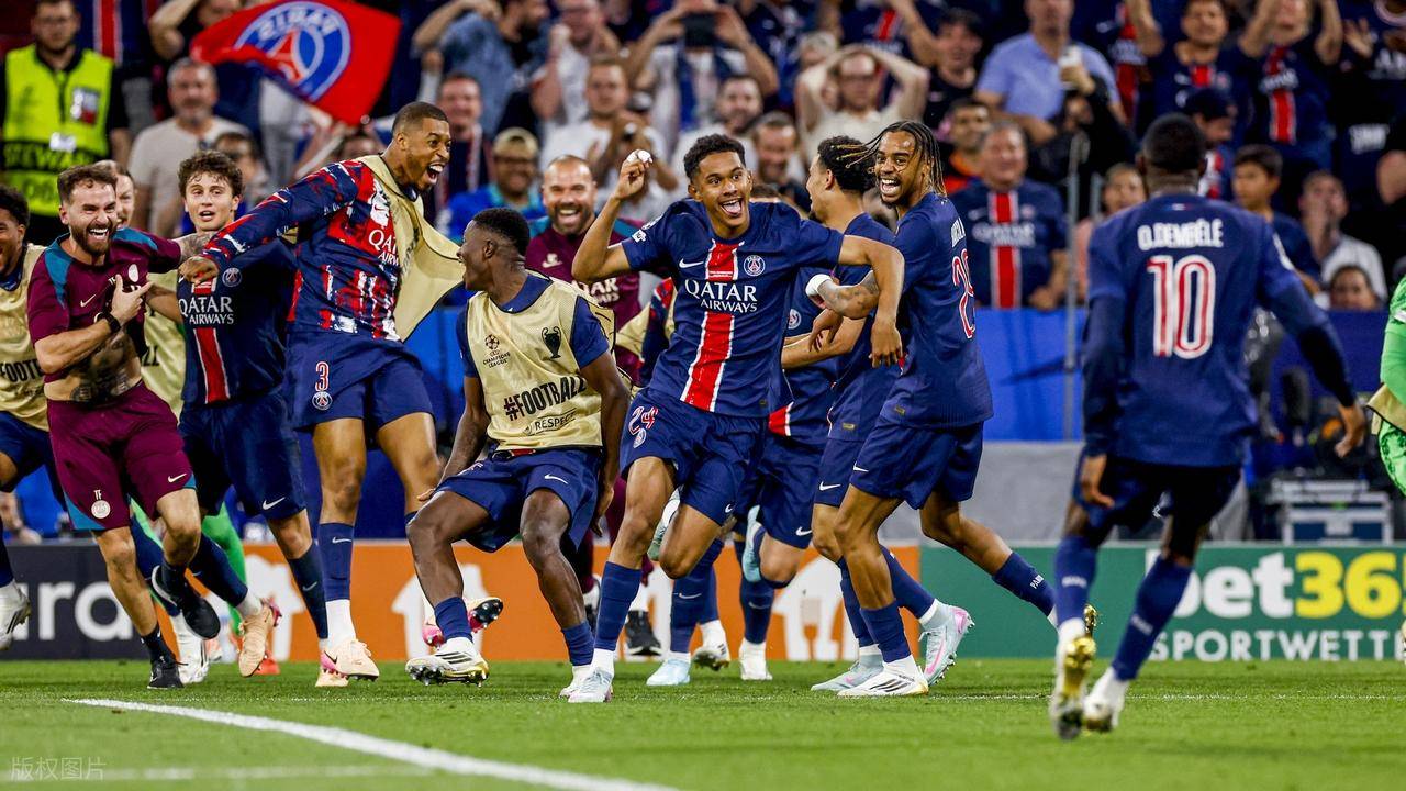 关于巴黎圣日耳曼训练开放日，关键时刻单刀错失引欢呼，德甲在即，轮换策略成焦点的信息-开云